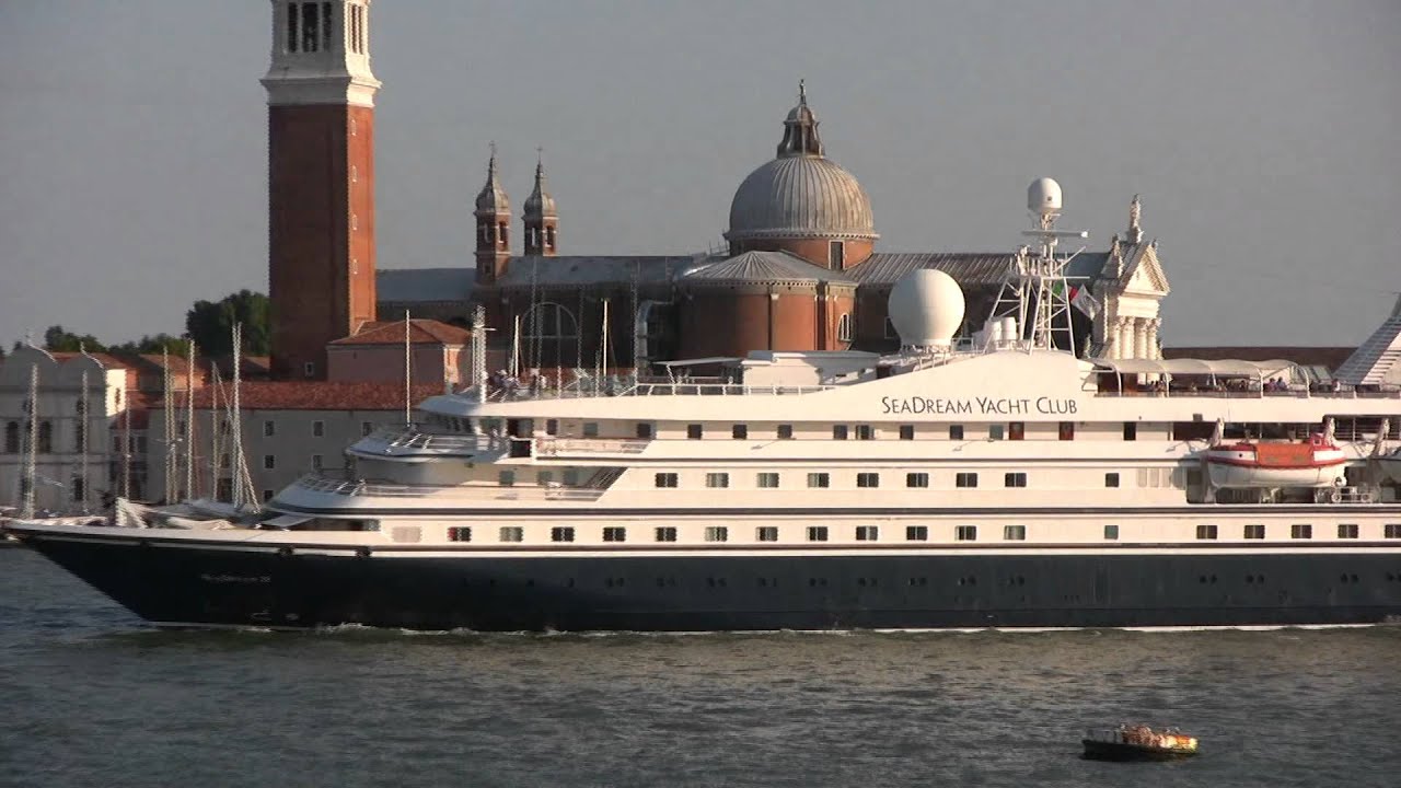 Bateaux de croisière à Venise