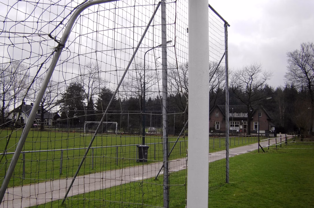 Installation non autorisée de gens du voyage sur l’ancien terrain de football communal